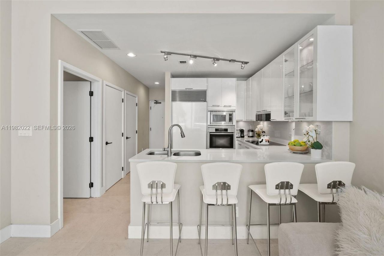 6799 Collins Ave , Unit 209, Miami Beach, FL 33141 Photo