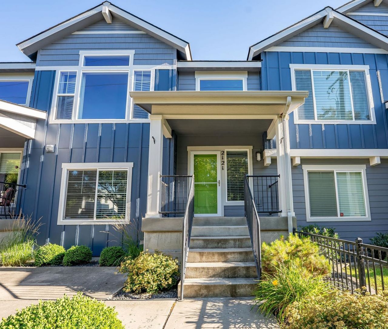 2121 W Bridge Ave, Spokane, WA 99201 Main Photo