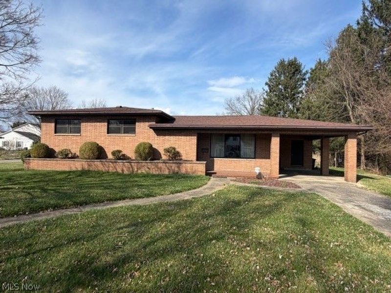 119 E 5th Street, Williamstown, WV 26187 Photo 1