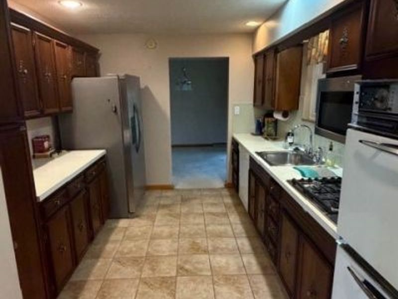 119 E 5th Street, Williamstown, WV 26187 Photo 6