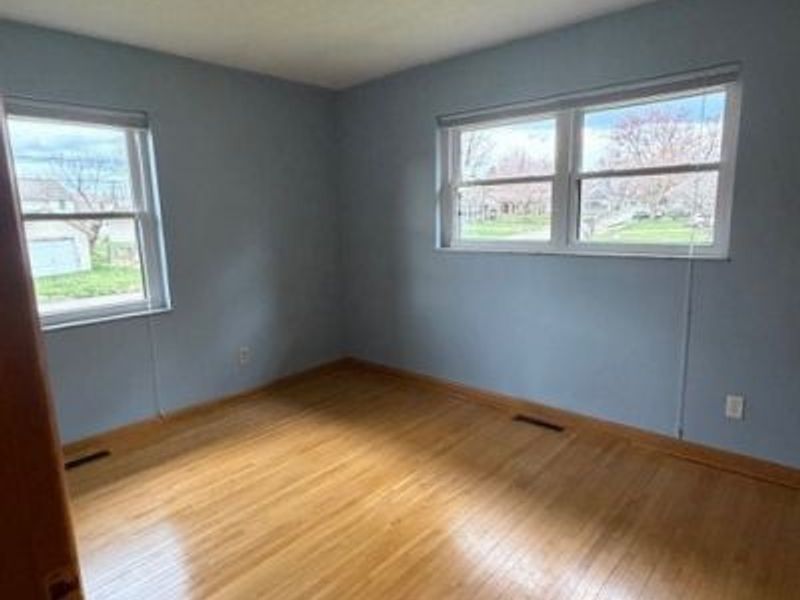 119 E 5th Street, Williamstown, WV 26187 Photo 8