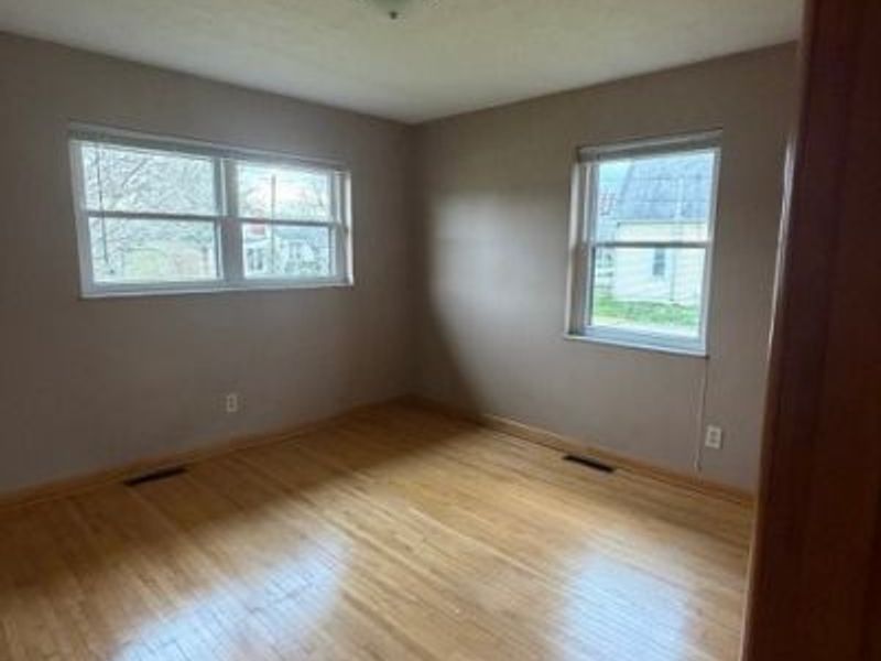 119 E 5th Street, Williamstown, WV 26187 Photo 9