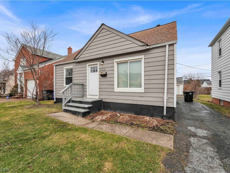 4561 W 148th Street, Cleveland, OH 44135 Photo 2