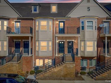 41582 Hamlet Lane, Novi, MI 48375