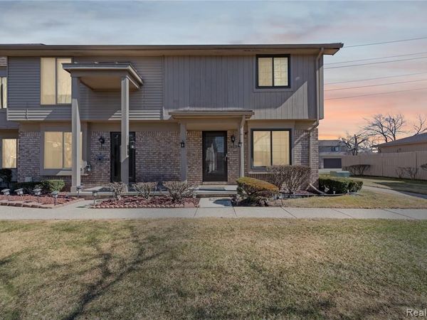 29417 Scarborough Drive, Warren, MI 48088