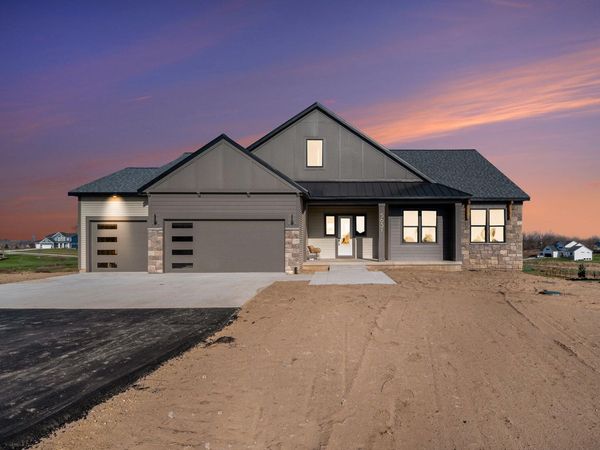 5631 Pioneer Pass SE, Unit 15, Caledonia, MI 49316