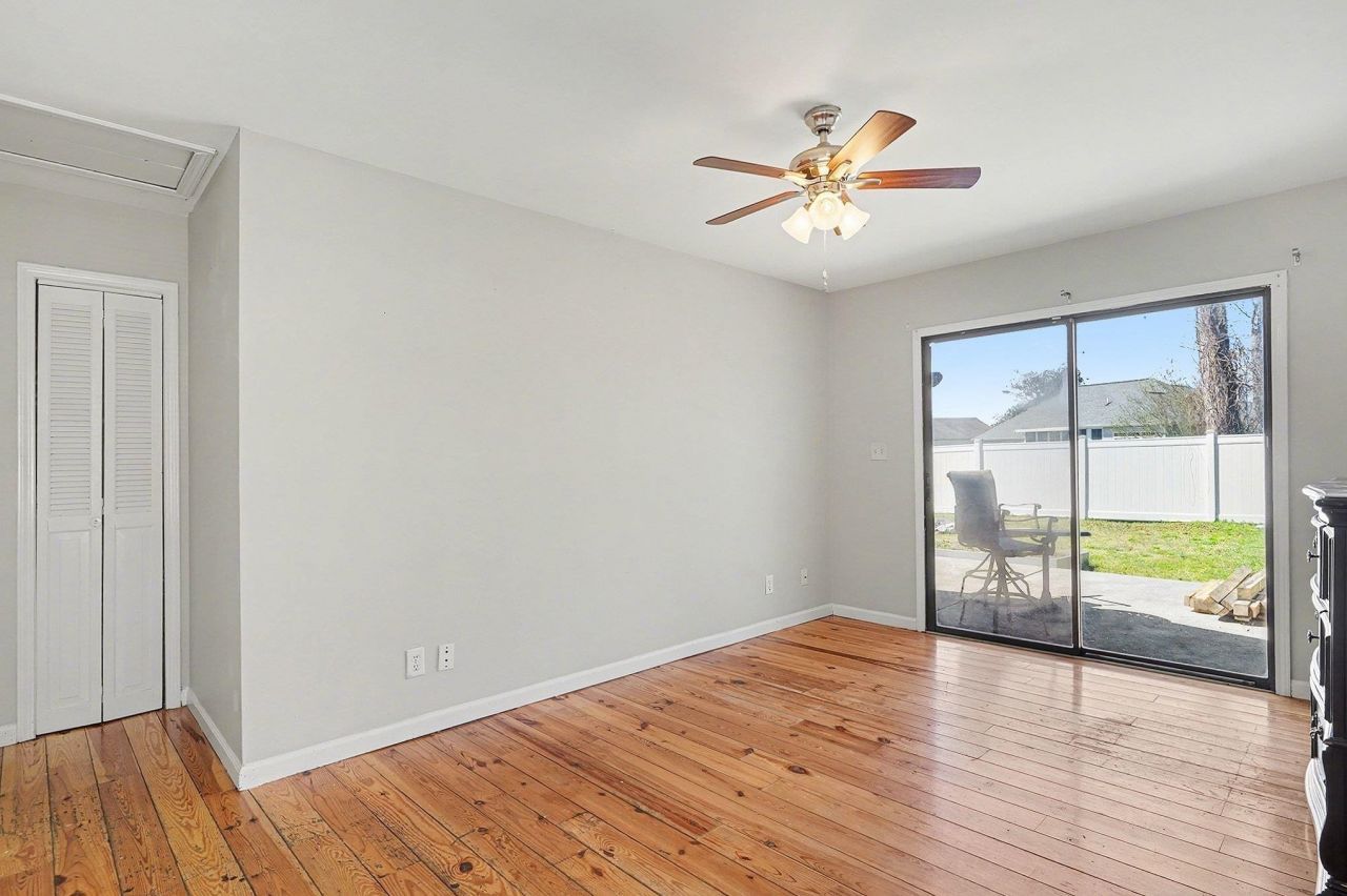 575 Circle Dr. Photo 10