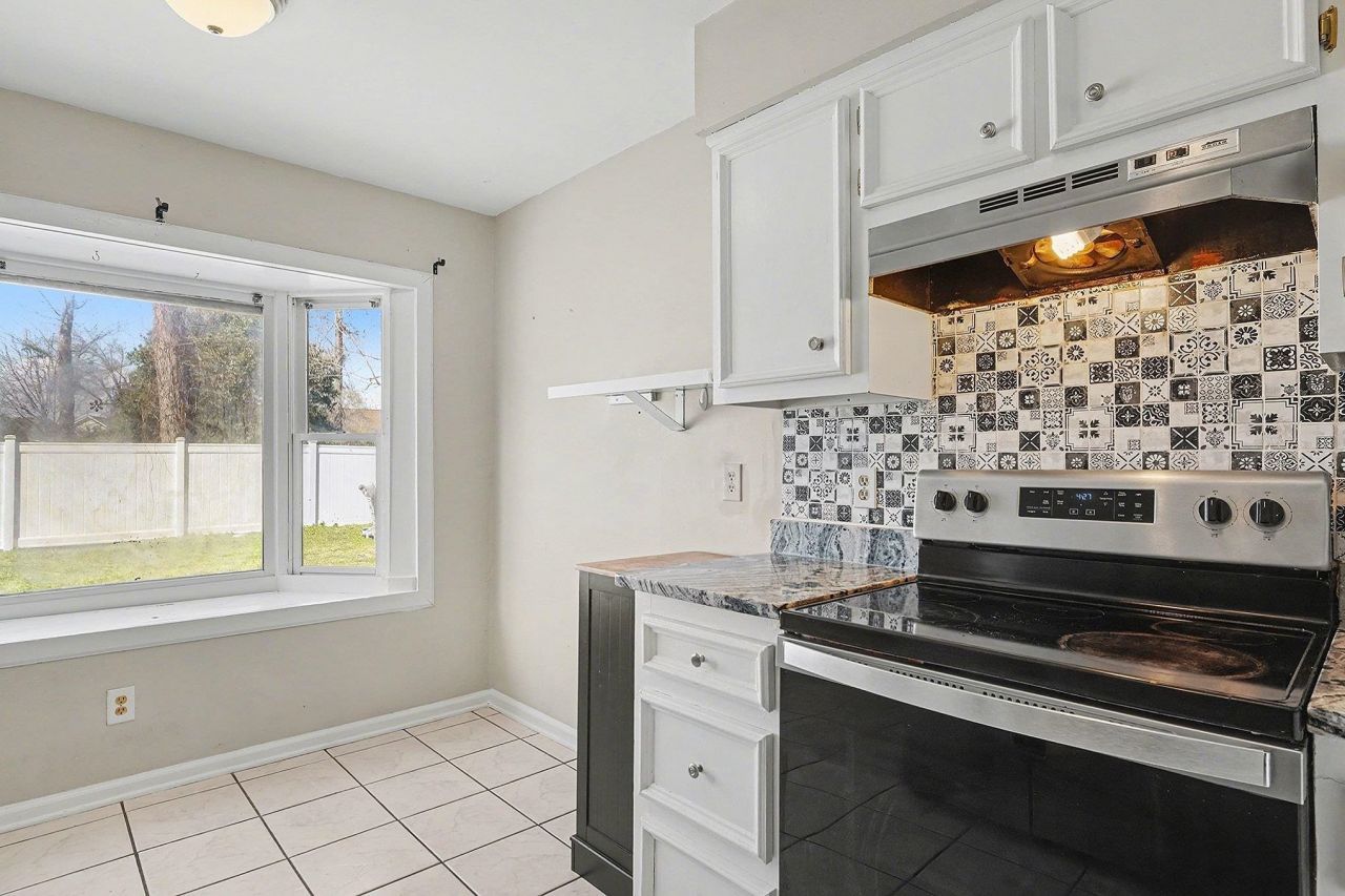 575 Circle Dr. Photo 12