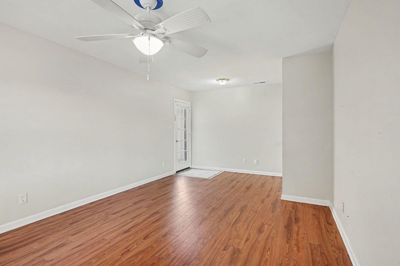 575 Circle Dr. Photo 15