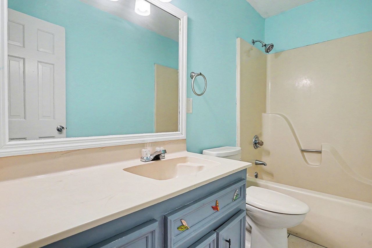 575 Circle Dr. Photo 16