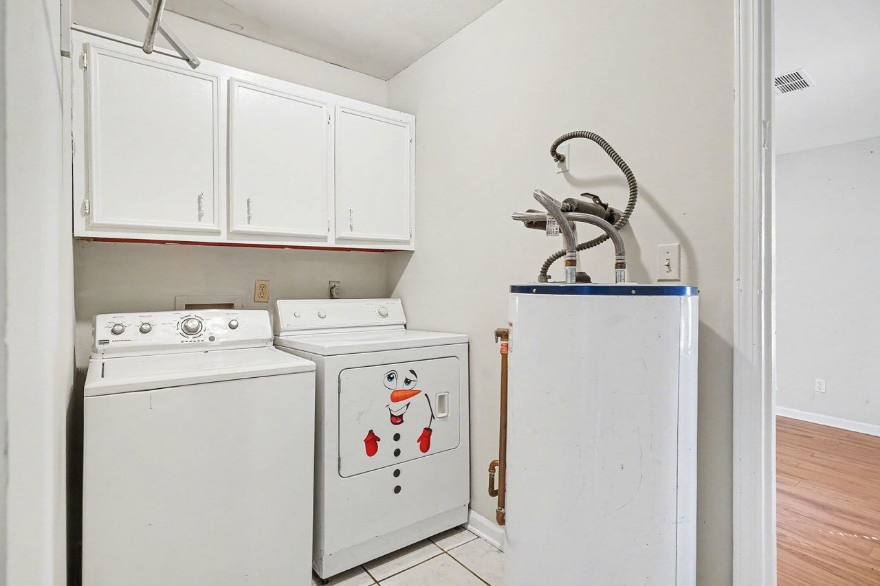 575 Circle Dr. Photo 22