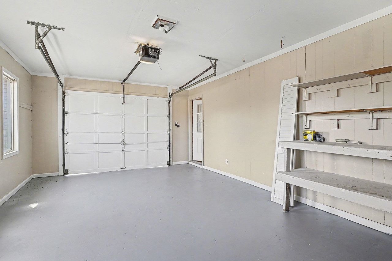 575 Circle Dr. Photo 23