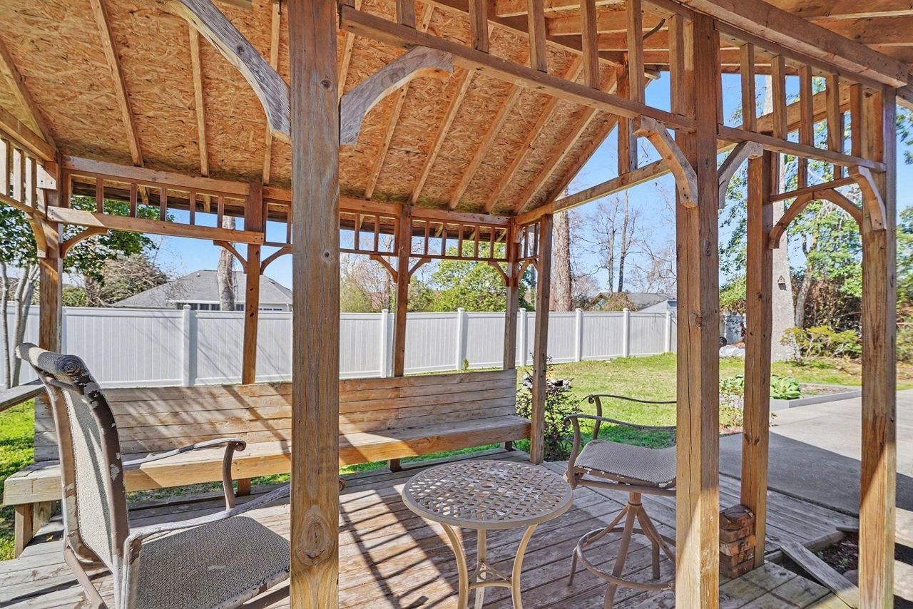 575 Circle Dr. Photo 25