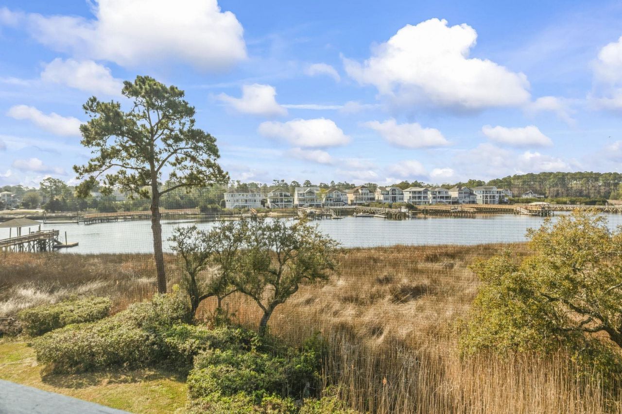 4560 Greenbriar Dr. Photo 11