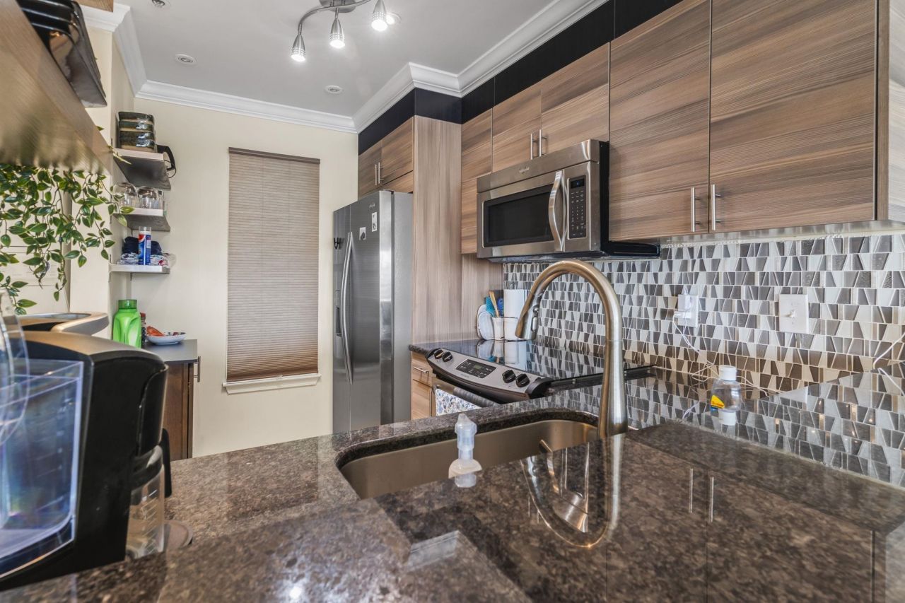 4560 Greenbriar Dr. Photo 14