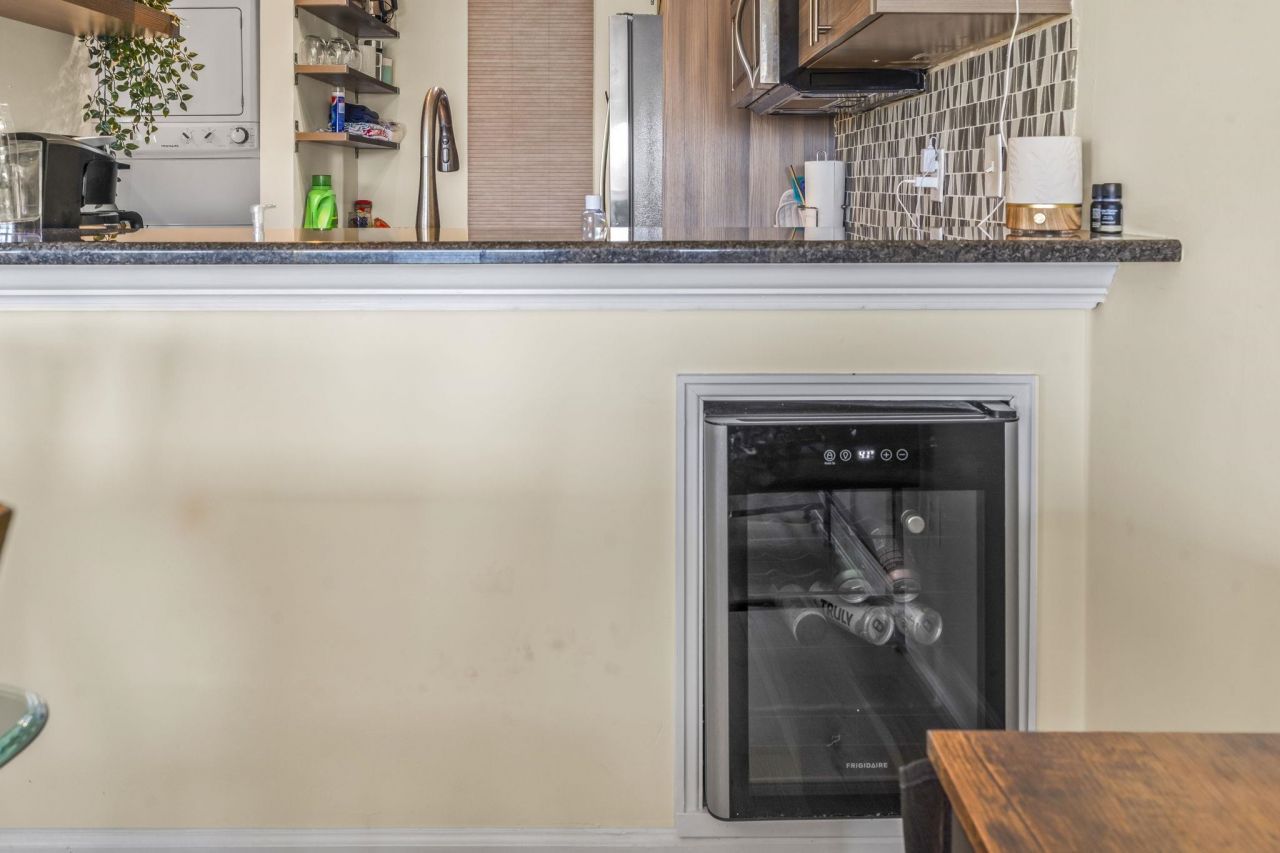 4560 Greenbriar Dr. Photo 16