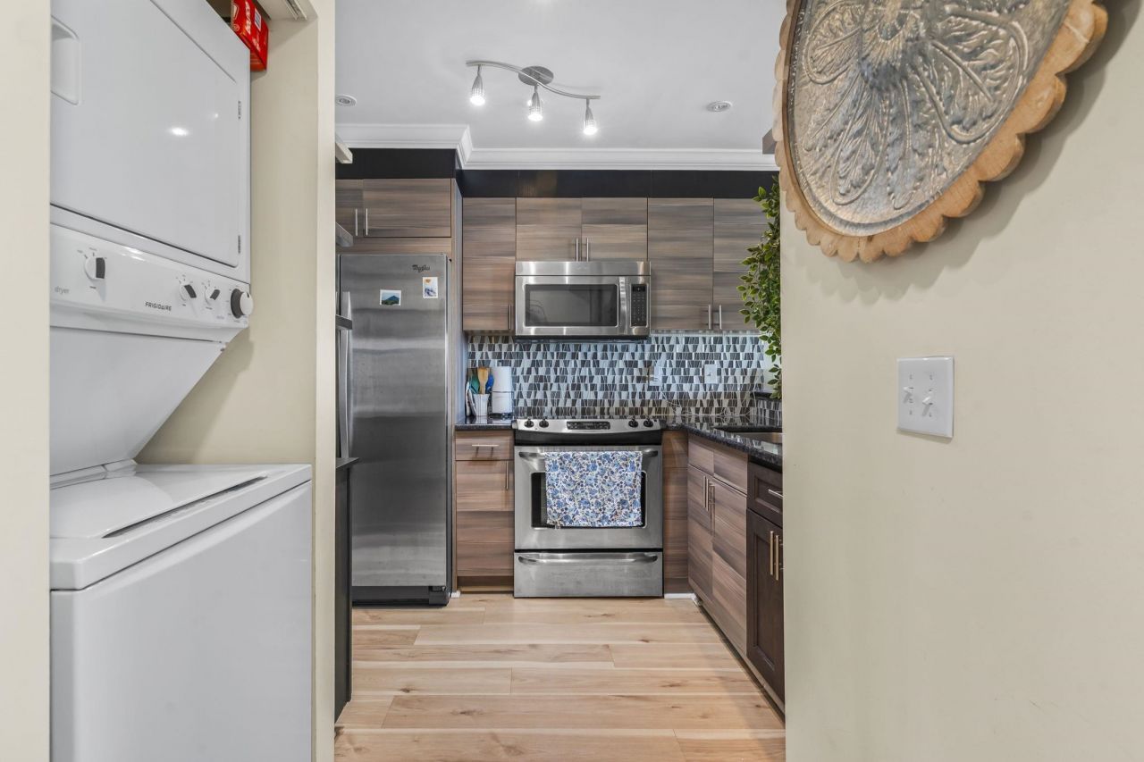 4560 Greenbriar Dr. Photo 30