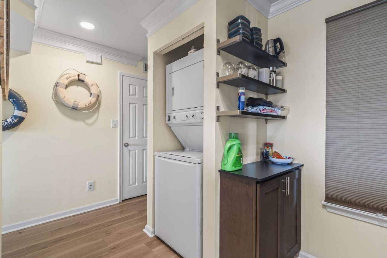 4560 Greenbriar Dr. Photo 31