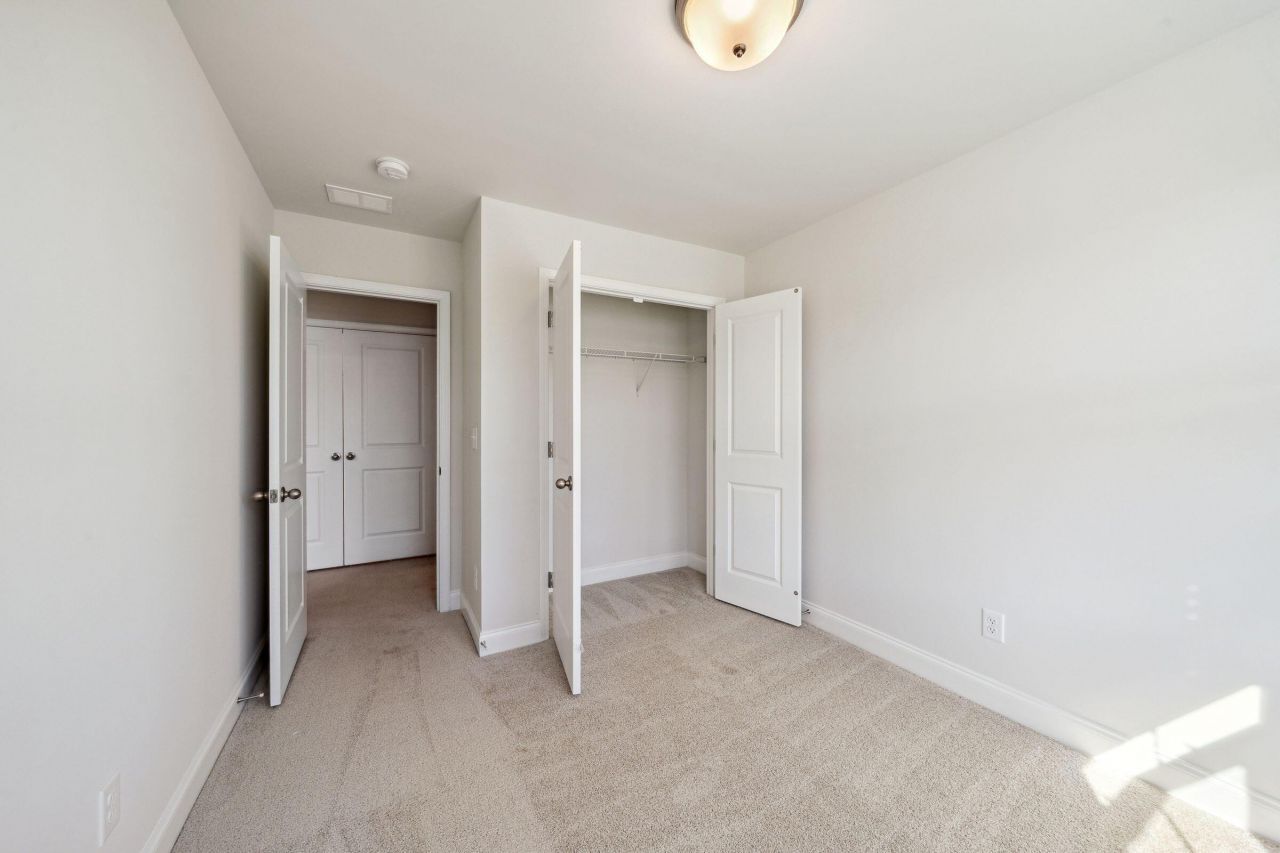 231 Harding Lane Photo 43