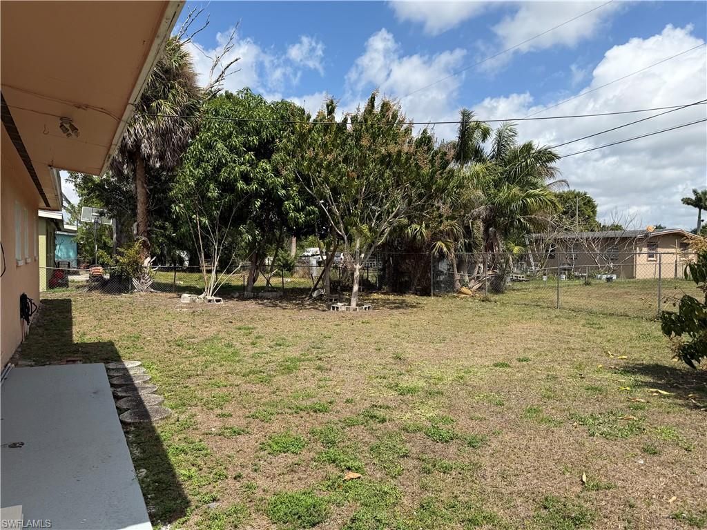 32 Roanoke Dr, Fort Myers, FL 33905 Photo