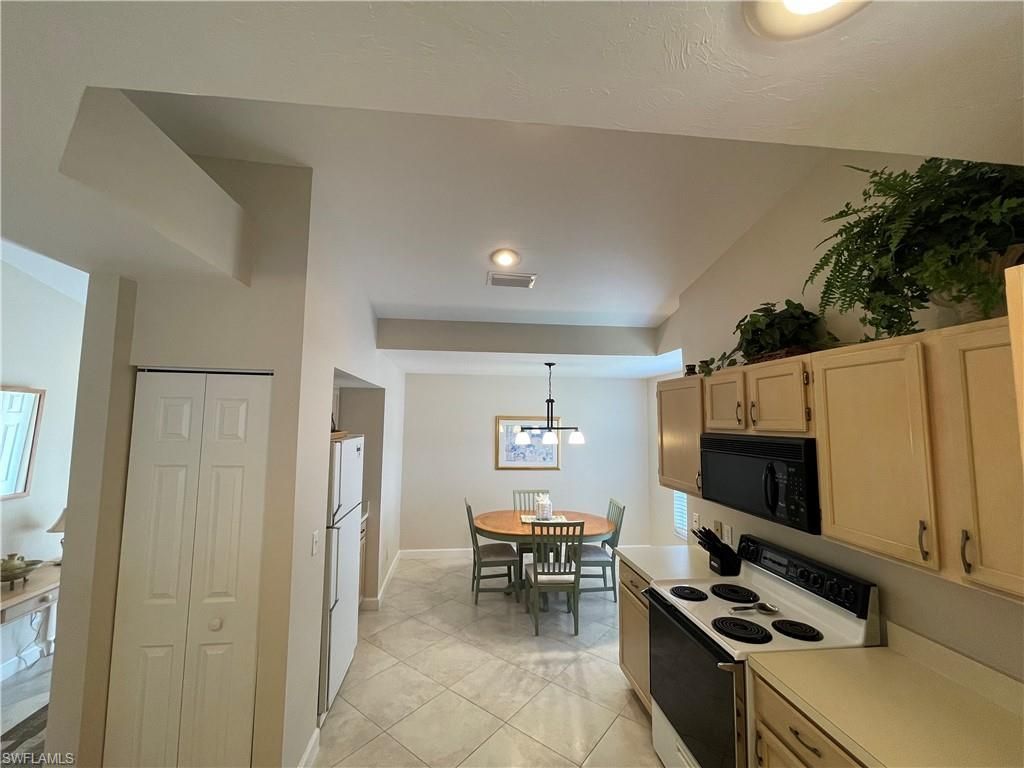 440 Wiggins Lake Ct, Unit 201, Naples, FL 34110 Photo