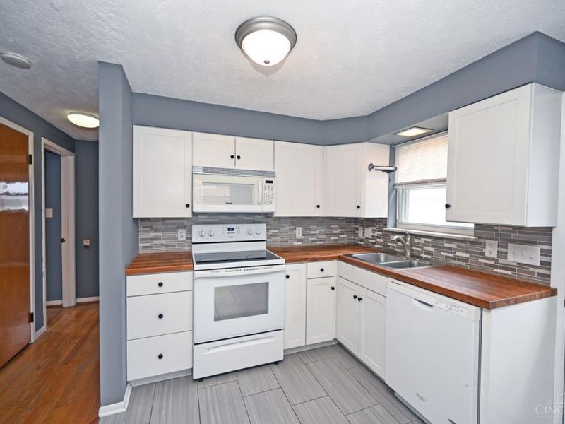 268 Shirljune Drive, Reading, OH 45215 Photo 11