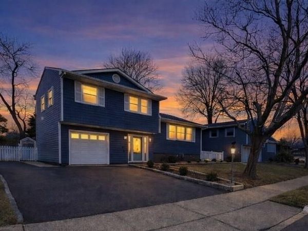 13 Moryan Road, EDISON, NJ 08817