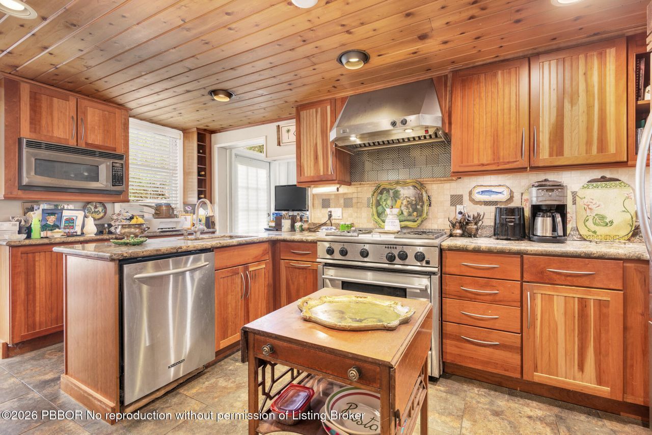 3215 Spruce Avenue, West Palm Beach, FL 33407 Photo