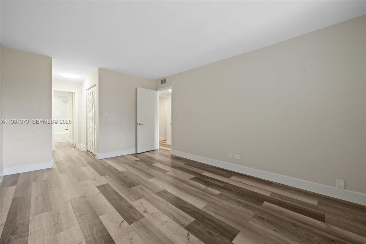 8107 SW 72nd Ave, Unit 410E, Miami, FL 33143 Photo