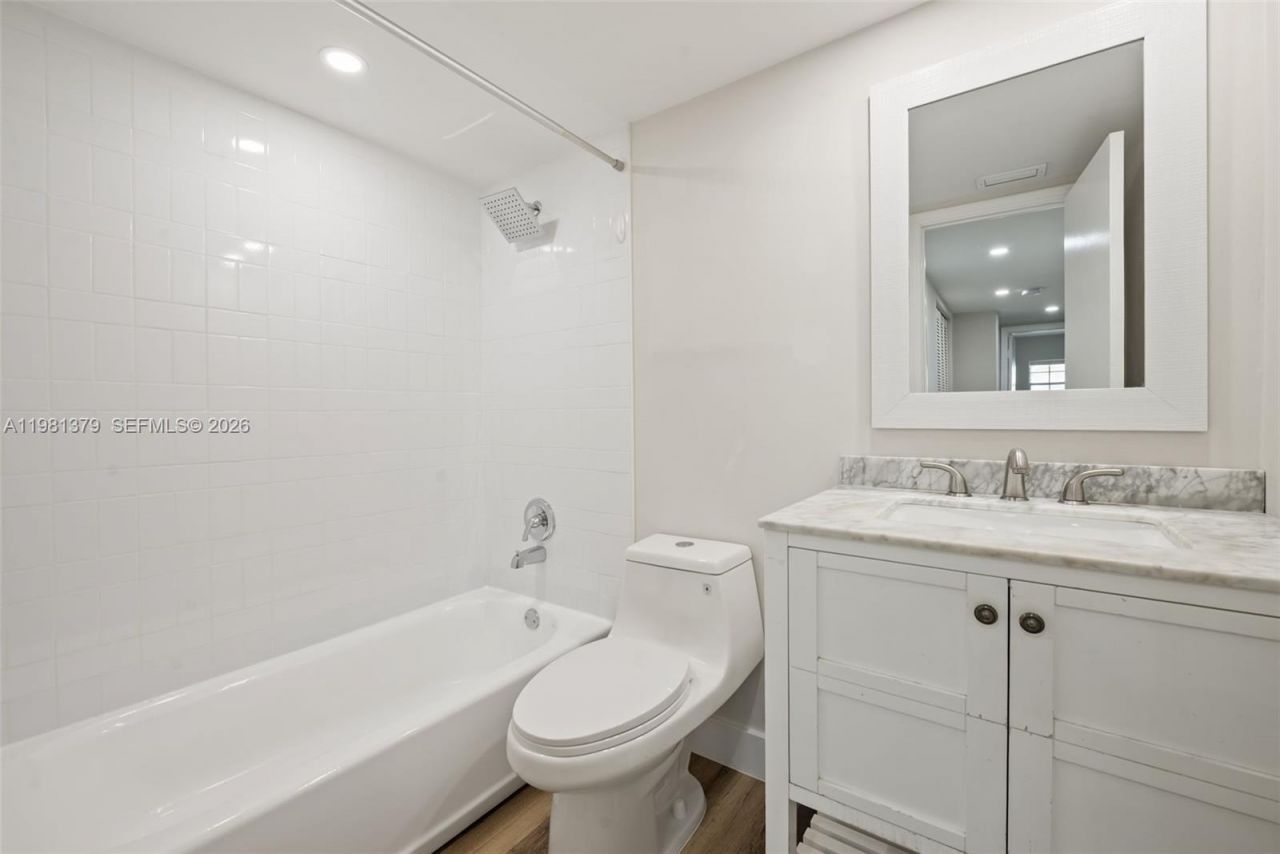 8107 SW 72nd Ave, Unit 410E, Miami, FL 33143 Photo