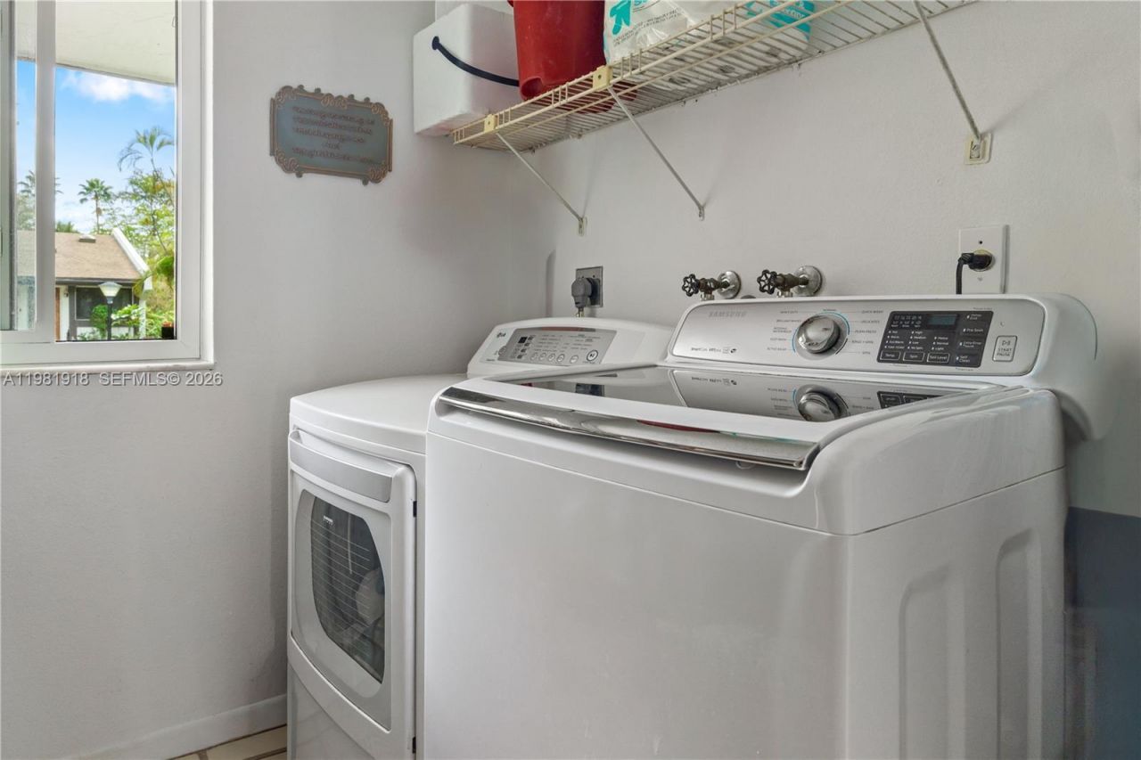 19994 NE 5th Ct, Unit 3C, Miami, FL 33179 Photo