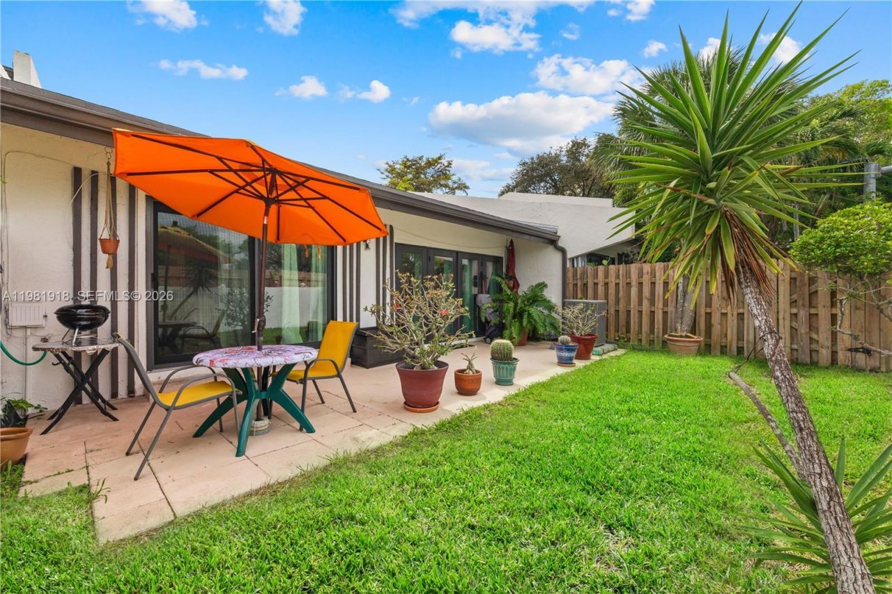 19994 NE 5th Ct, Unit 3C, Miami, FL 33179 Photo