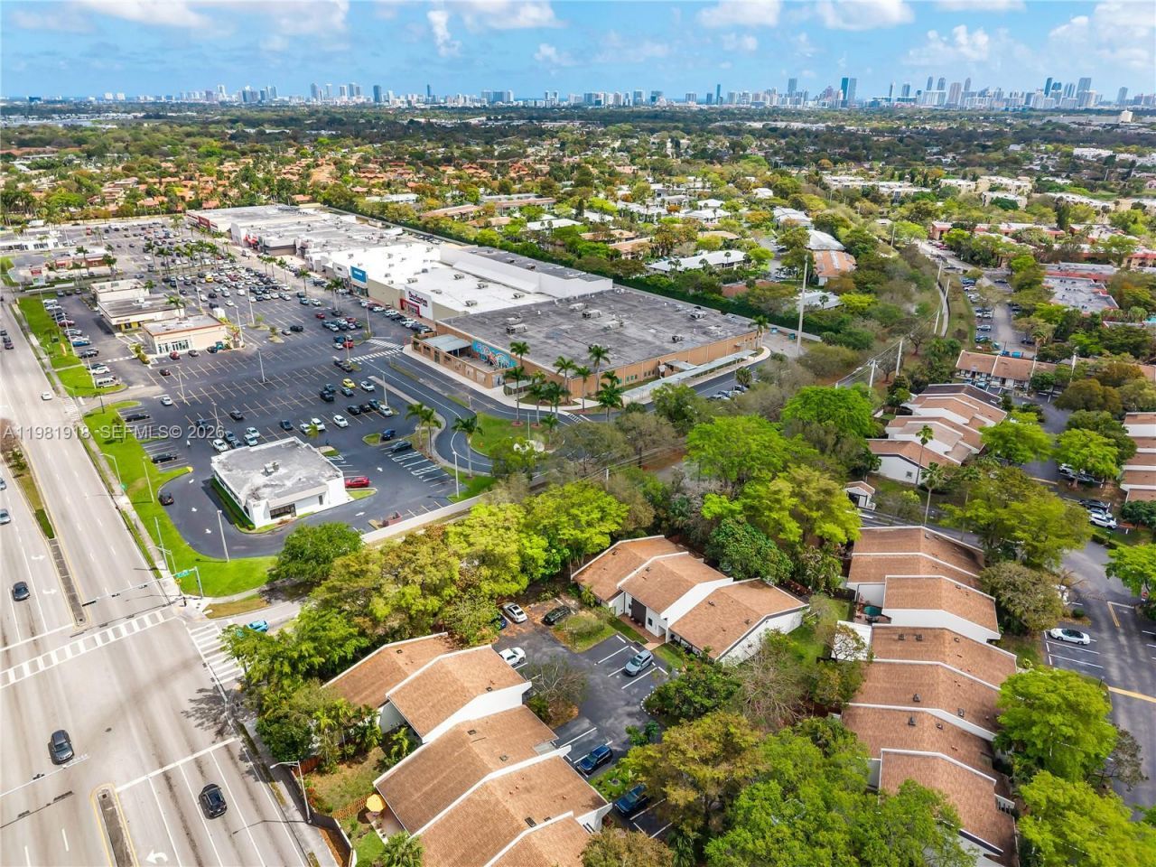 19994 NE 5th Ct, Unit 3C, Miami, FL 33179 Photo