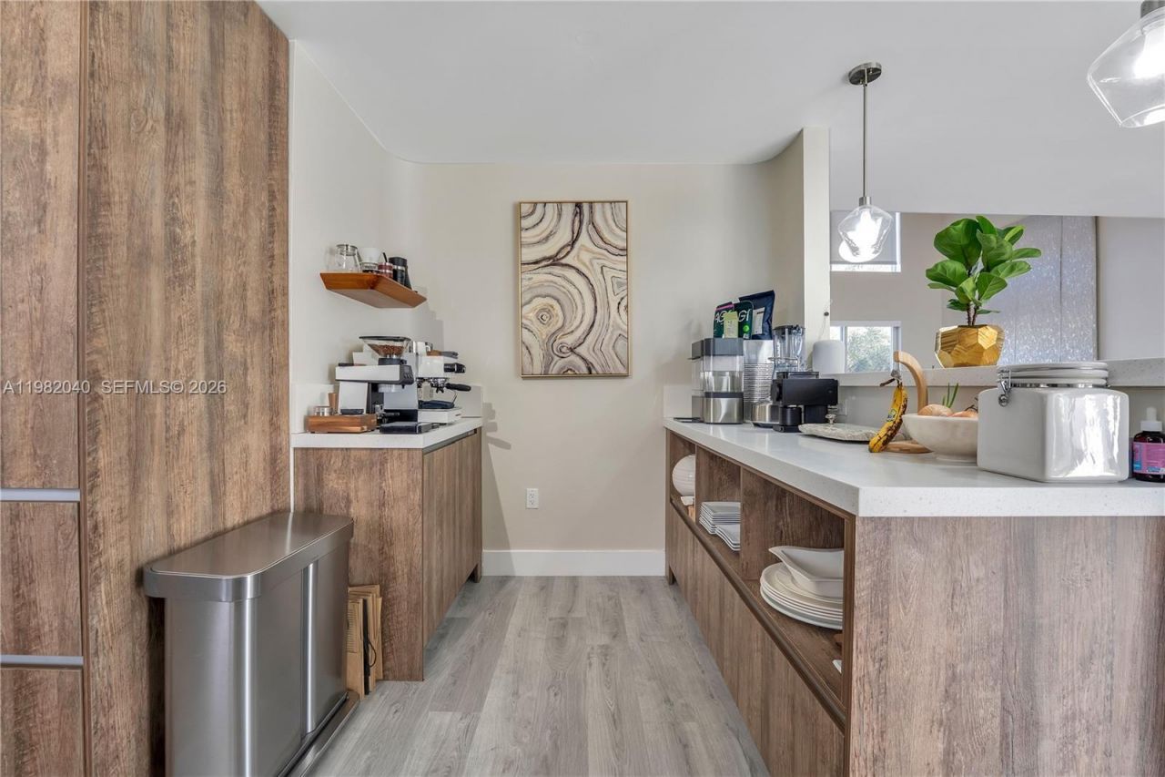 230 NE 212th St , Miami, FL 33179 Photo