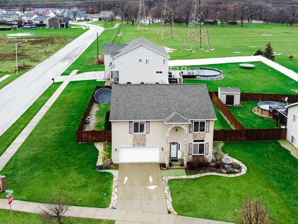 998 Ian Drive, Hobart, IN 46342