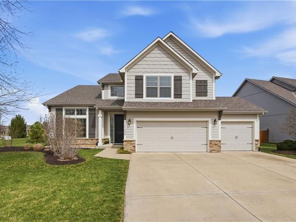 17228 W 198th Terrace, Spring Hill, KS 66083