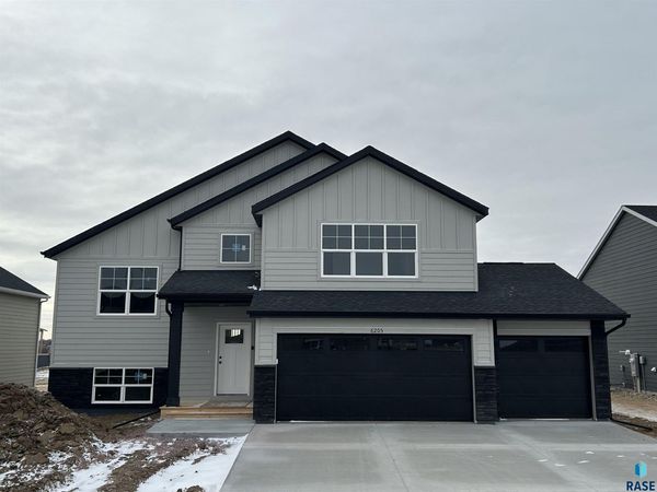 6205 W Valentine St, Sioux Falls, SD 57107