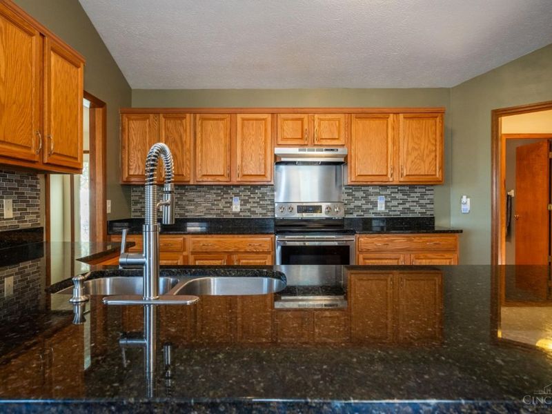 1501 Rockleigh Road, Washington Township, OH 45458 Photo 9