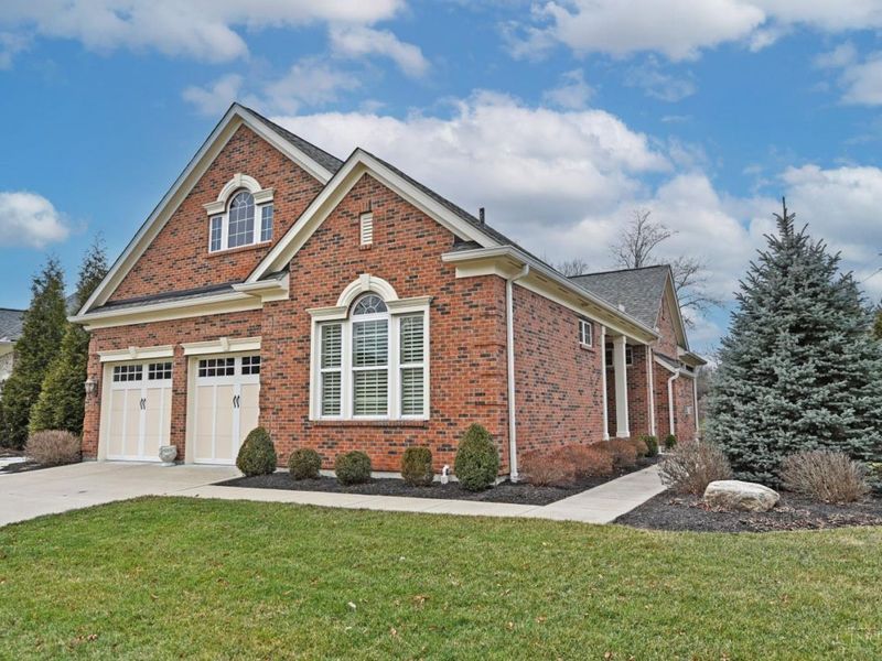 6713 Harbour Town Drive, West Chester, OH 45069 Photo 1