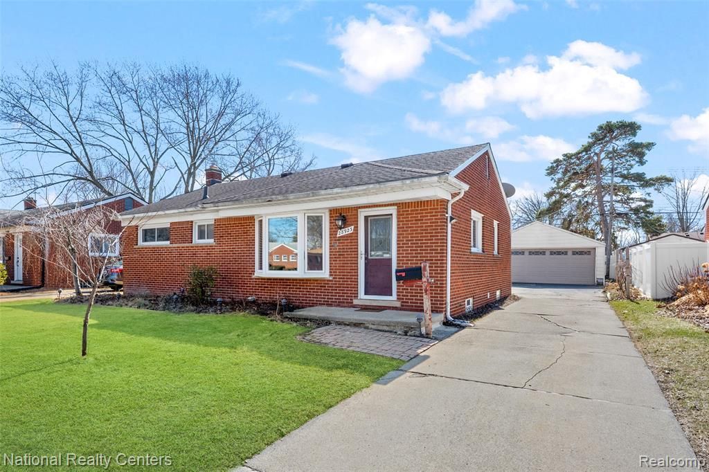 28923 Westfield Street, Livonia, MI 48150 Main Photo