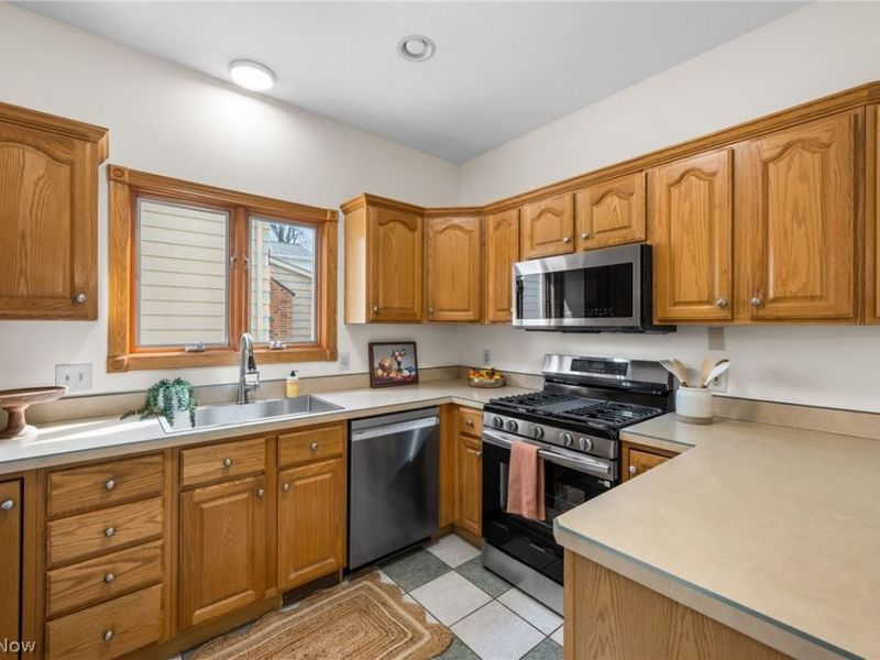 80 E 197th Street , Euclid, OH 44119 Photo 12