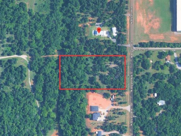 8201 N Bryant Avenue, Oklahoma City, OK 73131