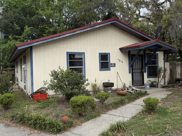 1215 NW 6TH Place, Gainesville, FL 32601