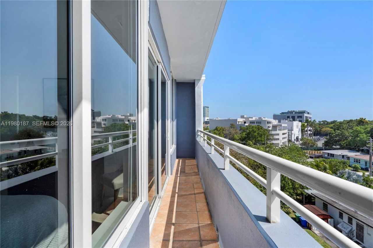 3250 Grand Ave , Unit 507, Miami, FL 33133 Photo