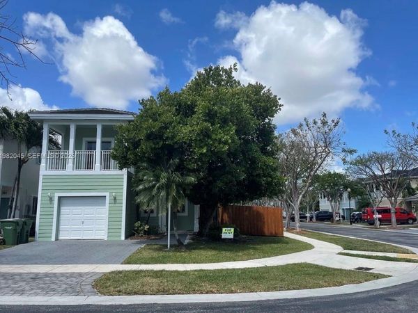390 NE 35th Ave, Homestead, FL 33033
