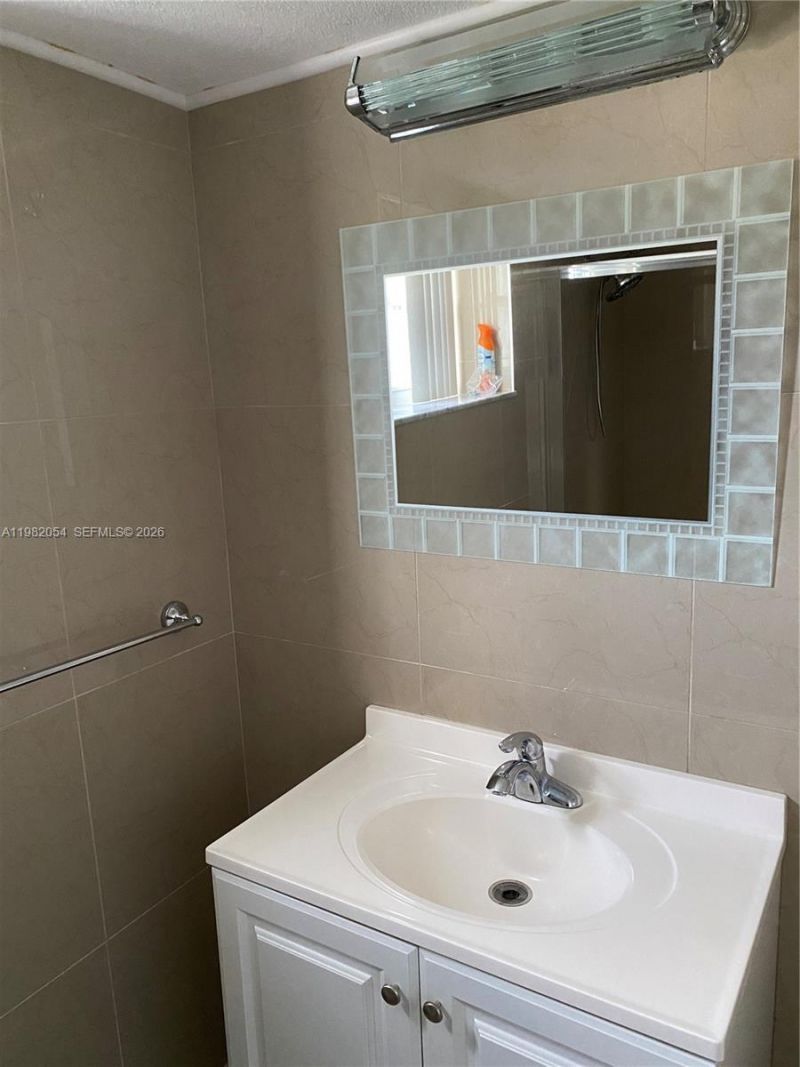 802 NE 26th Ave , Unit 802, Hallandale Beach, FL 33009 Photo