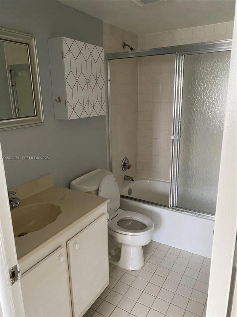 802 NE 26th Ave , Unit 802, Hallandale Beach, FL 33009 Photo