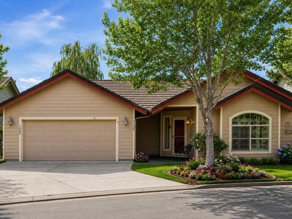 1736 NW Nickernut Place, Redmond, OR 97756