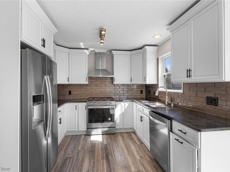 1267 Bell Court, Elyria, OH 44035 Photo 3