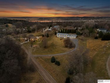 36712 Oakmont Drive, Louisville, NE 68037